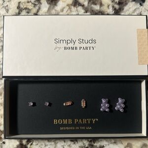Bomb Party • Simply Studs • Earrings Set
BP-CANDY GLAM MOMENT 🍭 🐻 🍬